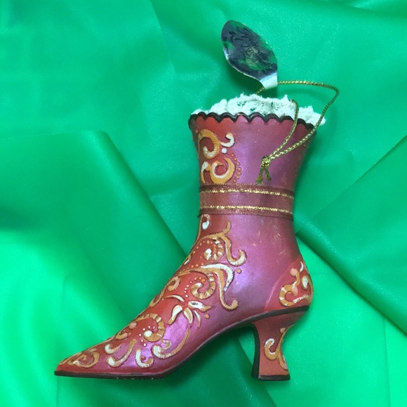 “Lady in Waiting” Heirloom Collectible Ornament Boot - Picture 2 of 15